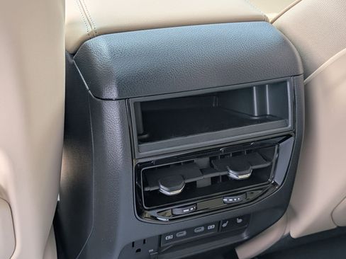 New 2026 Jeep Grand Cherokee Limited AWD/4WD image 23
