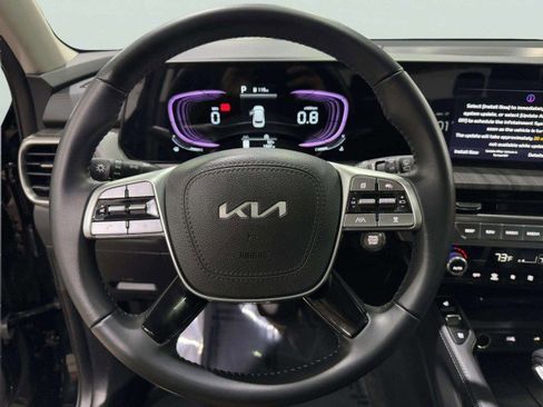 Used 2025 Kia Telluride EX w/ EX Captain's Chair Package image 29