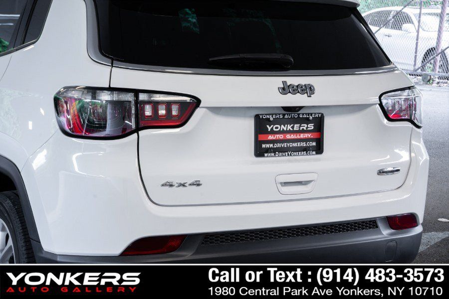 Used 2023 Jeep Compass Latitude w/ Sun and Sound Group AWD/4WD image 47