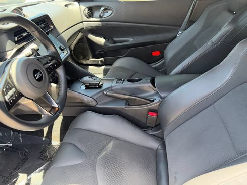 Certified 2025 Nissan Z Performance w/ Floor Mat Package RWD image 9