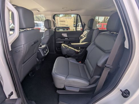 New 2026 Ford Expedition Active image 14