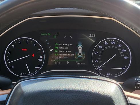 Used 2020 Toyota Avalon Limited image 29