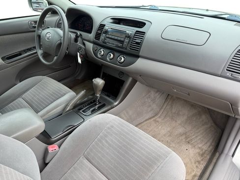 Used 2005 Toyota Camry LE FWD image 11