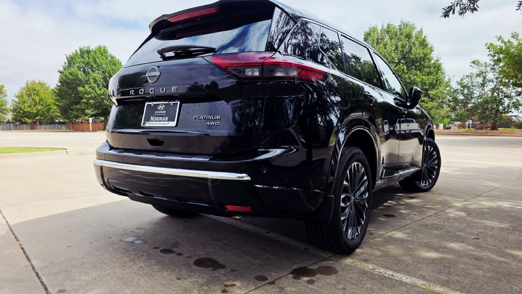 Used 2024 Nissan Rogue Platinum AWD/4WD image 8
