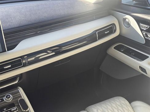 Used 2023 Lincoln Aviator Black Label image 19