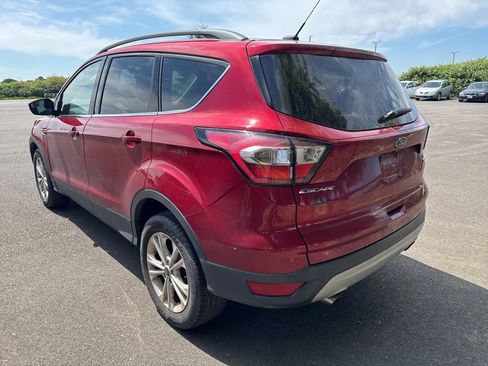 Used 2018 Ford Escape SE FWD image 2