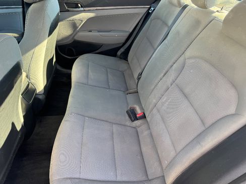 Used 2017 Hyundai Elantra SE image 19