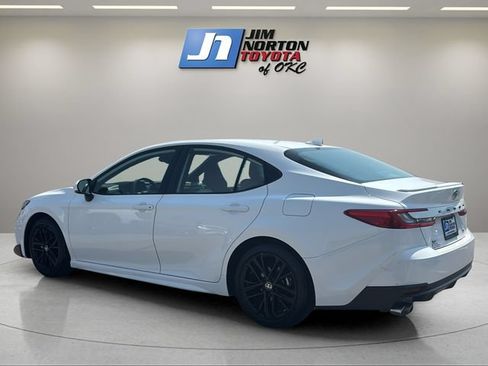 Used 2025 Toyota Camry SE FWD image 7