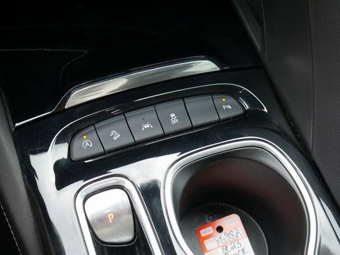 Used 2023 Buick Envision Essence image 22