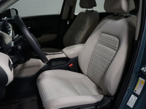 Used 2025 Honda HR-V LX image 6