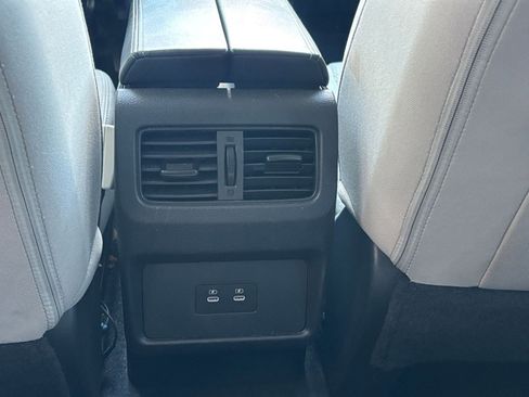 Used 2025 Nissan Rogue SV FWD image 24
