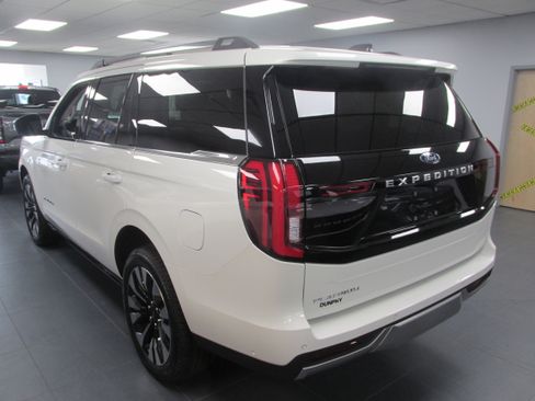 New 2025 Ford Expedition Platinum image 7