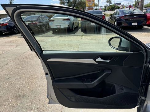 Used 2020 Volkswagen Jetta S image 12