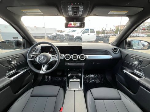 New 2026 Mercedes-Benz GLB 250 4MATIC image 9