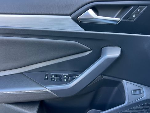 Certified 2025 Volkswagen Jetta Sport image 11