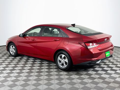 Used 2021 Hyundai Elantra SE FWD image 6