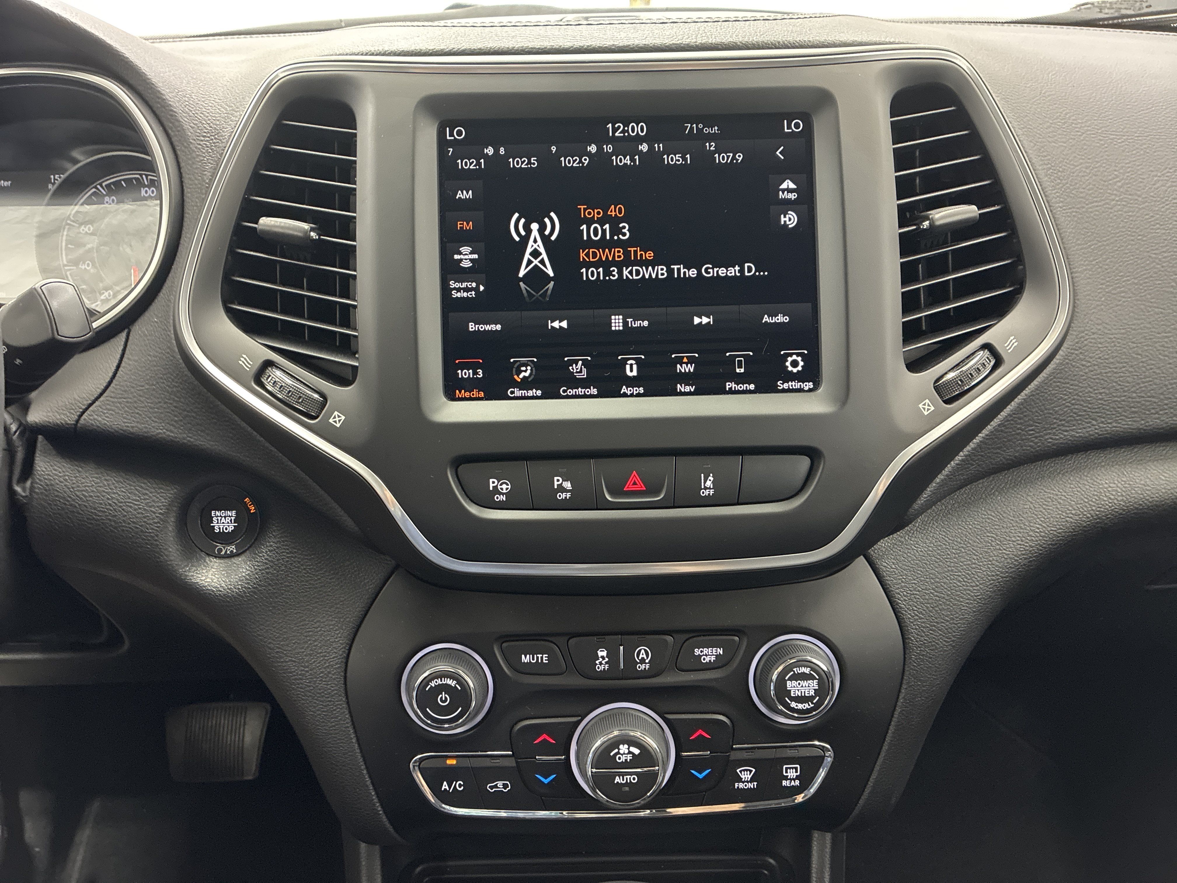 Certified 2023 Jeep Cherokee Altitude Lux AWD/4WD image 24