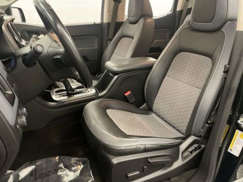 Used 2018 Chevrolet Colorado Z71 image 12