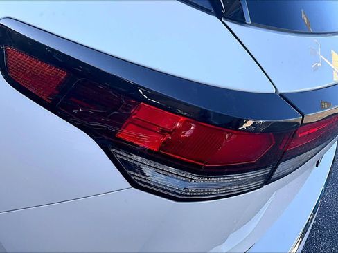 New 2026 Volkswagen Tiguan SE R-Line image 14