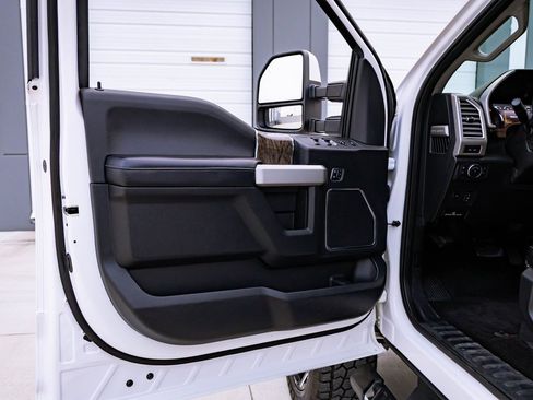 Used 2017 Ford F350 Lariat w/ Lariat Ultimate Package image 15