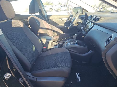 Used 2022 Nissan Rogue Sport S image 11