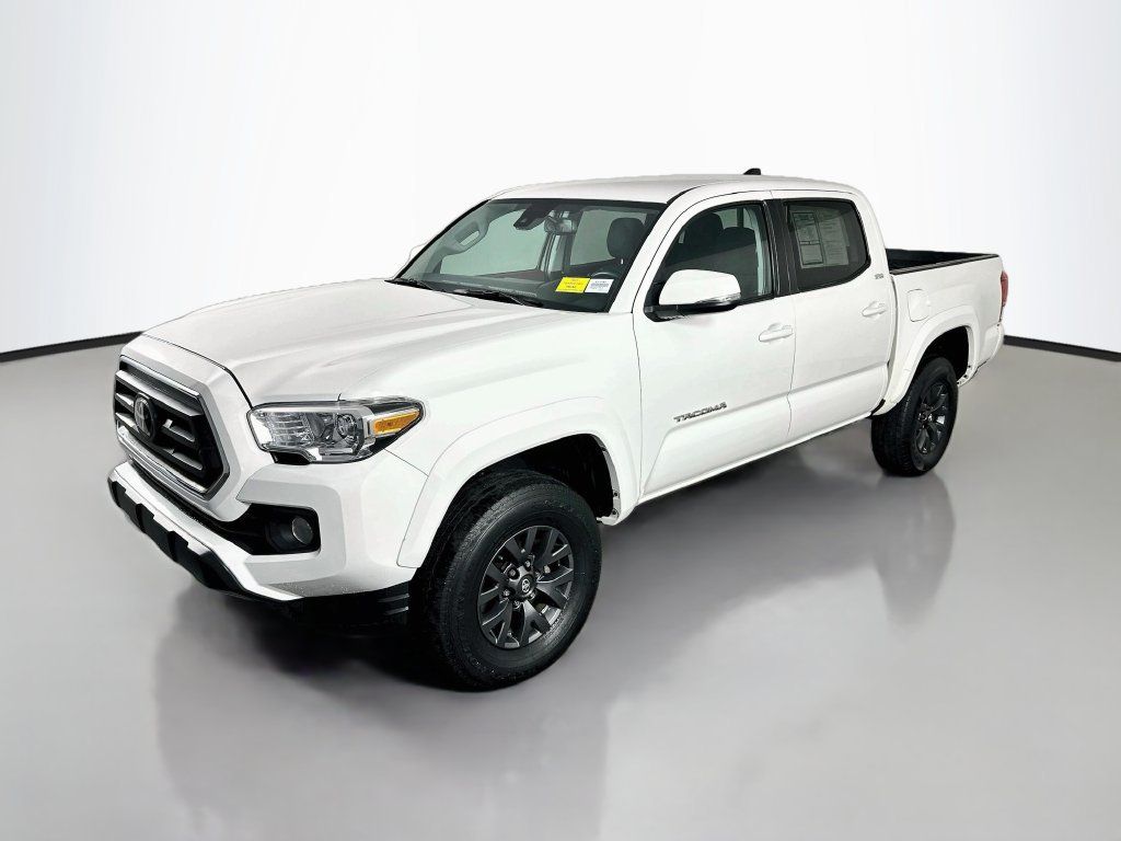 Used 2023 Toyota Tacoma SR5 w/ Technology Package AWD/4WD image 3