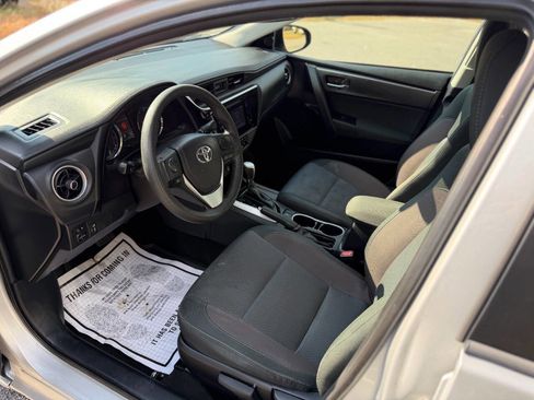 Used 2018 Toyota Corolla LE image 9