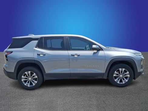 Used 2025 Chevrolet Equinox LT FWD image 3