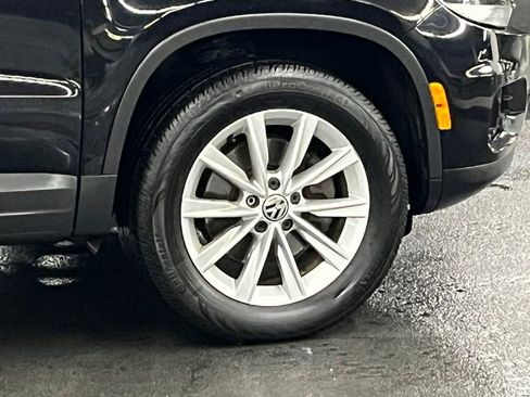 Used 2018 Volkswagen Tiguan Limited w/ Premium Package FWD image 35