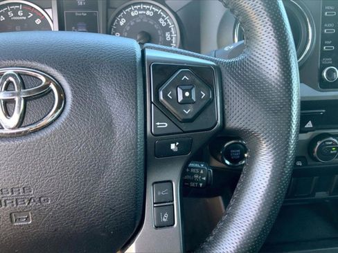 Used 2022 Toyota Tacoma TRD Off-Road image 20