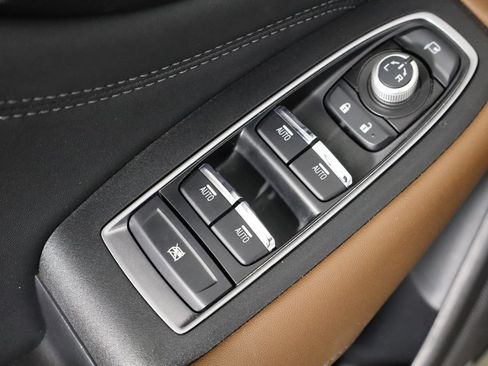 Used 2025 Subaru Outback Touring XT AWD/4WD image 19