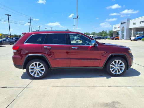 Used 2017 Jeep Grand Cherokee Limited w/ Trailer Tow Group IV AWD/4WD image 20
