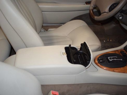 Used 1998 Jaguar XK8 Convertible image 20