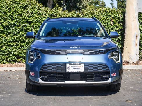 Used 2024 Kia Niro Wave FWD image 2