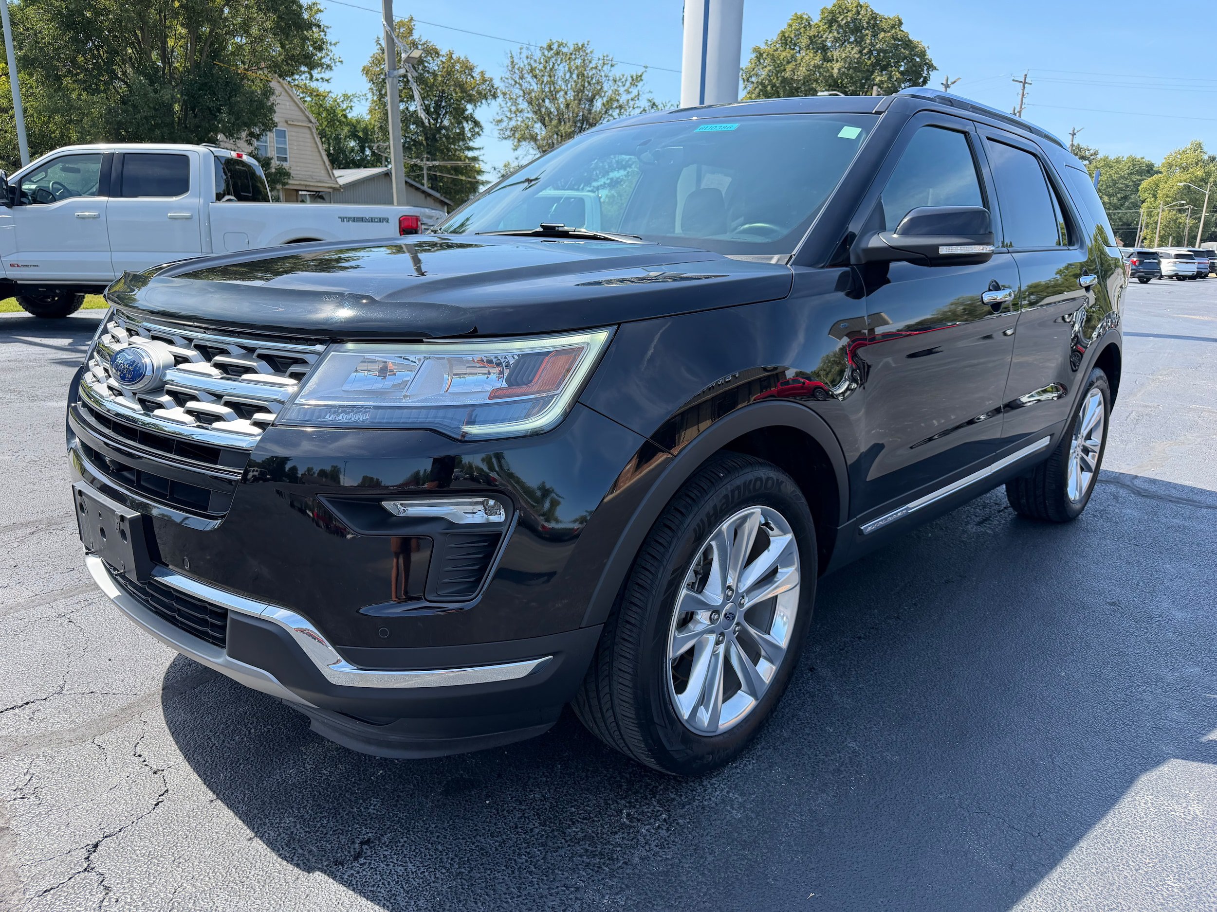 Used 2019 Ford Explorer Limited AWD/4WD image 3
