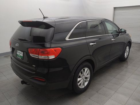 Used 2016 Kia Sorento L FWD image 9