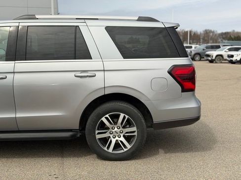 Used 2024 Ford Expedition Limited AWD/4WD image 12