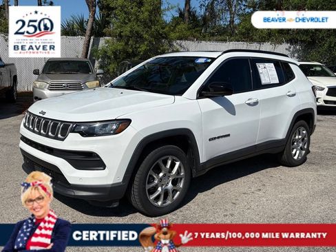Used 2022 Jeep Compass Latitude w/ Sun and Sound Group AWD/4WD image 1