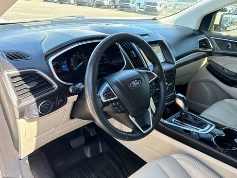 Used 2018 Ford Edge Titanium w/ Equipment Group 302A FWD image 9