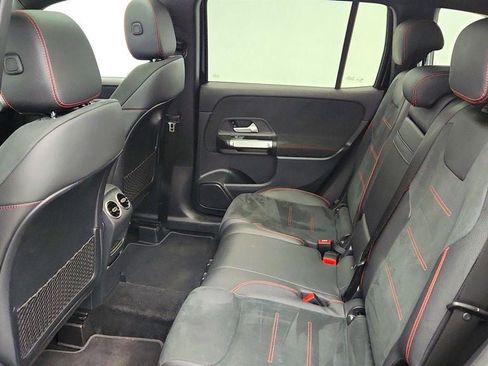 Used 2022 Mercedes-Benz GLB 250 GLB 250 SUV w/ AMG Line Packag image 21