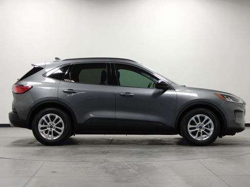 Used 2021 Ford Escape SE FWD image 3