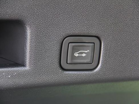 Used 2026 Chevrolet Traverse LT w/ Driver Confidence Package AWD/4WD image 38