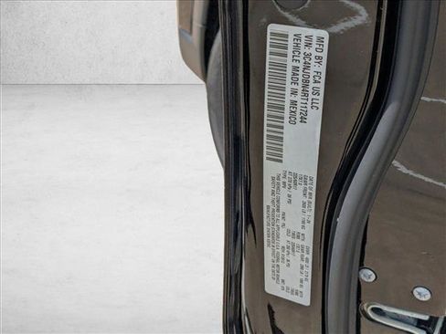 Used 2024 Jeep Compass Latitude image 23