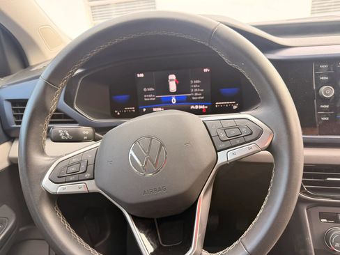 Used 2022 Volkswagen Taos SE FWD image 19