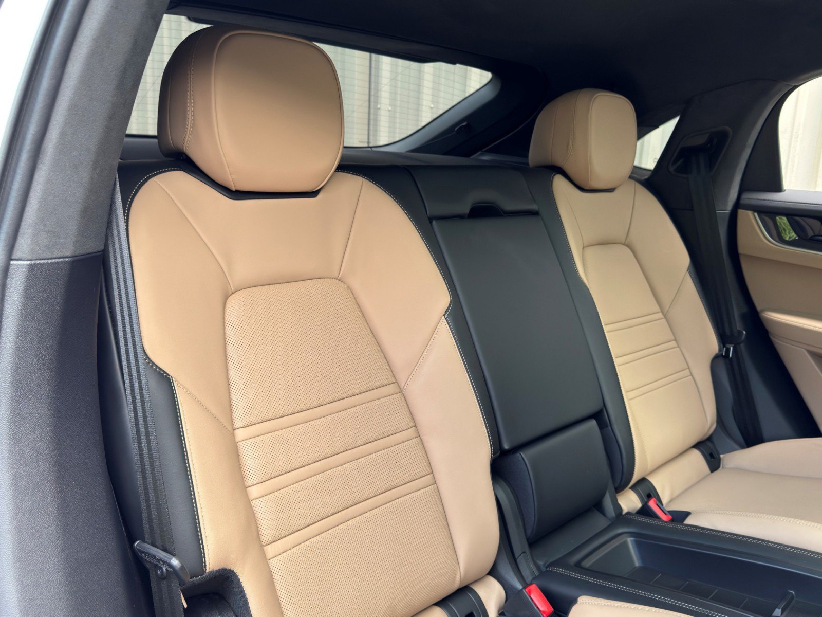 Used 2024 Porsche Cayenne Turbo AWD/4WD image 47