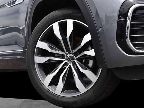 Certified 2023 Volkswagen Atlas SEL Premium AWD/4WD image 3