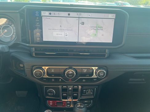 Used 2025 Jeep Wrangler Unlimited Rubicon image 8