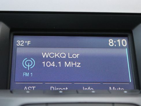 Used 2017 Ford Taurus SE image 28