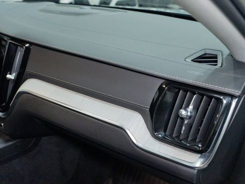 Used 2023 Volvo V60 B5 Cross Country Ultimate w/ Climate Package image 32