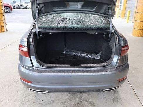 Used 2021 Volkswagen Jetta R-Line w/ R-Line Cold Weather Package image 12